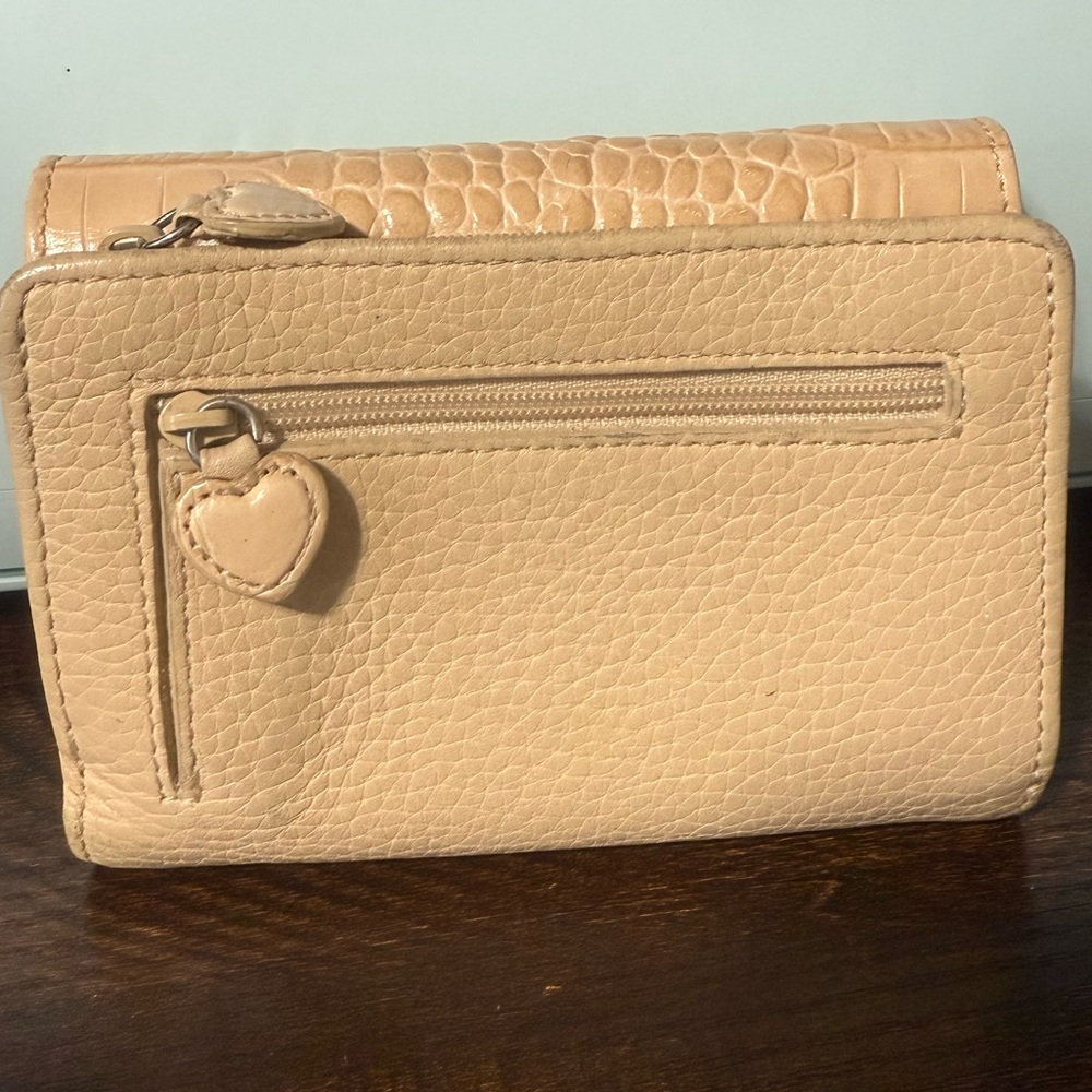 Brighton Wallet/Crossbody - Picture 3 of 15